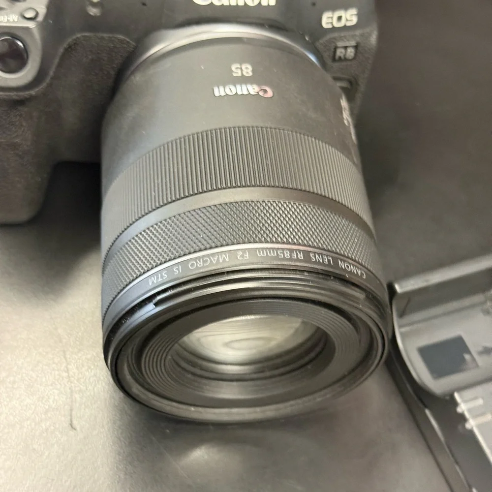 Canon R8 EOS Mirrorless Camera + Black 85mm Lens R vlog youtube content